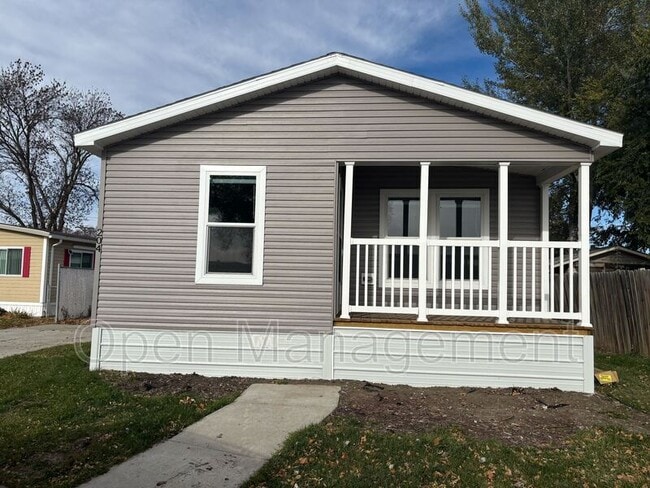 Building Photo - 725 S 12th St