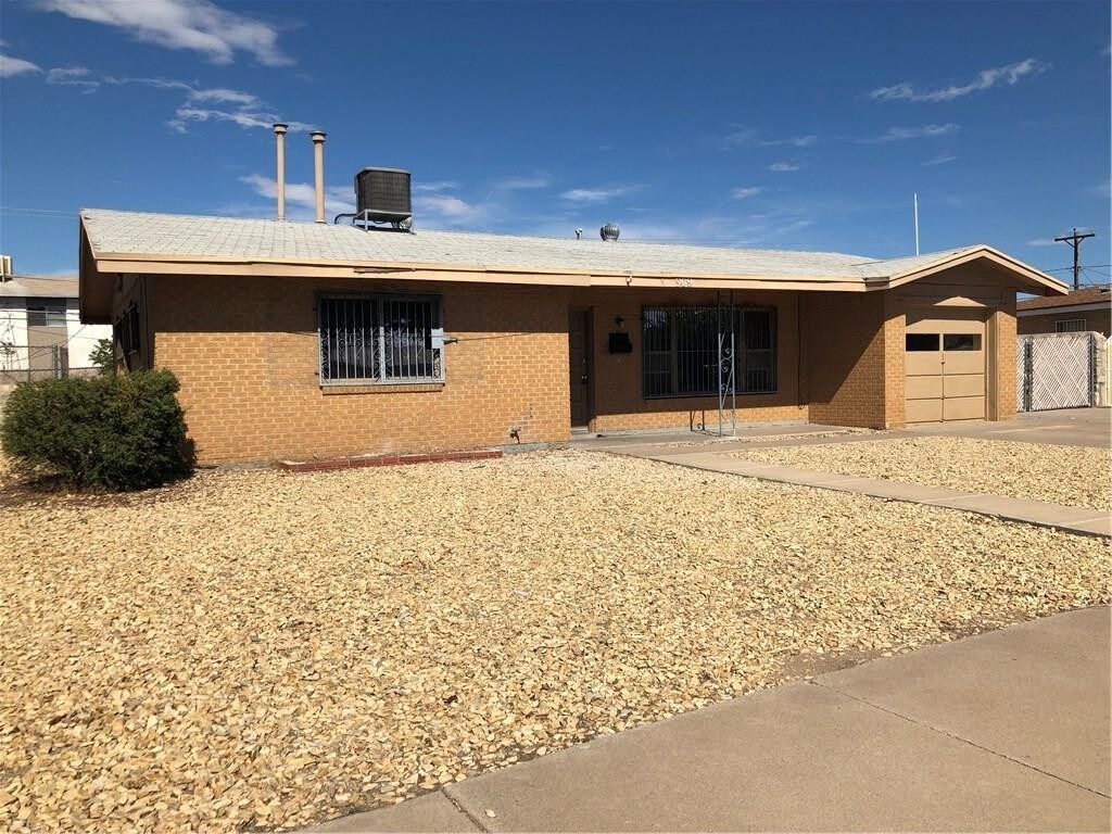 909 Apple Ln, El Paso, TX 79925 House for Rent in El Paso, TX