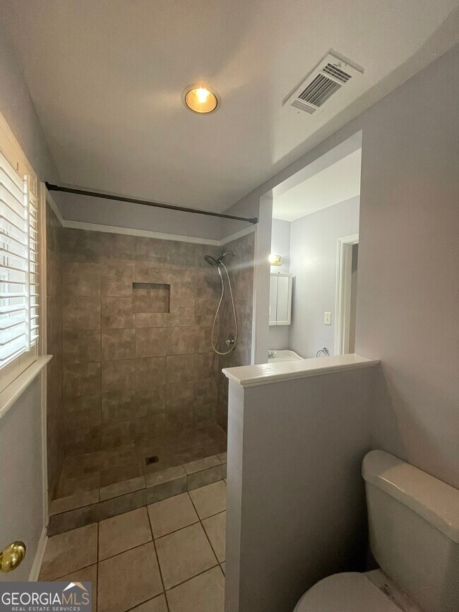 Foto del edificio - 1585 Piedmont Cir NE