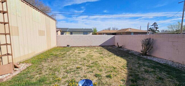 Building Photo - Adorable 2 bedroom/ 2 bath home for rent