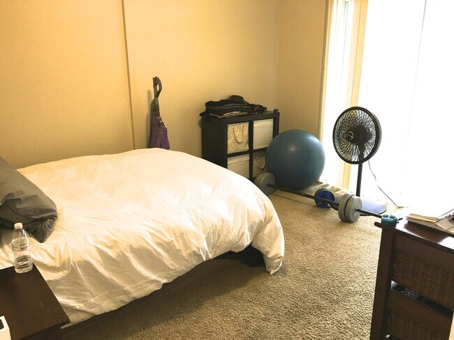 Building Photo - Cozy 1-Bedroom Apartment