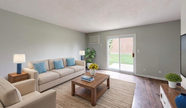 Building Photo - East Park Square Townhomes