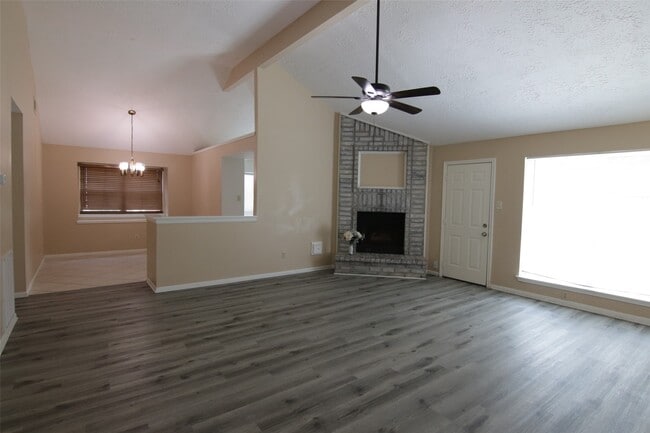 Building Photo - 6918 Glen Rosa Dr