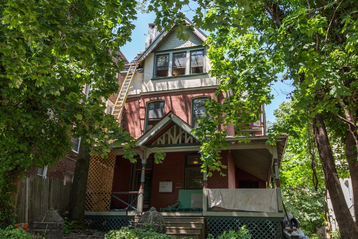 Primary Photo - 4617 Chester Ave