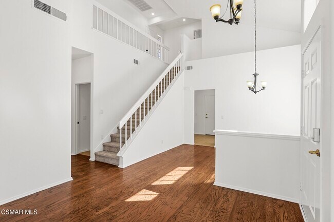 Foto del edificio - 495 Novara Way