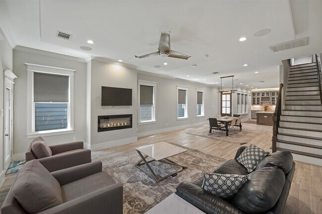 Building Photo - 6533 Castlebay Dr