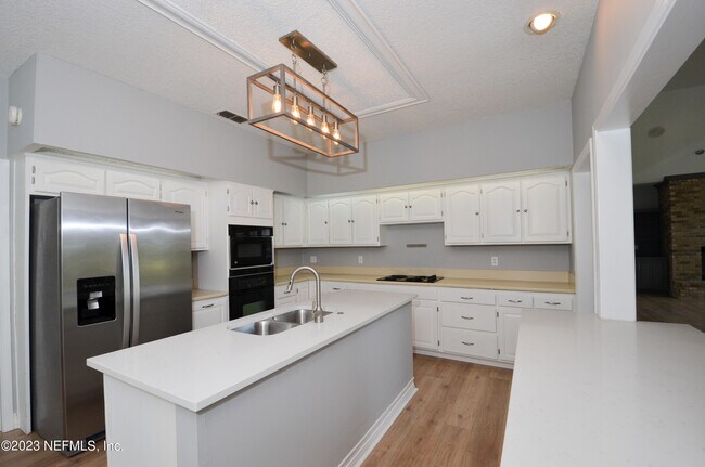 Building Photo - 105 Camino Trail