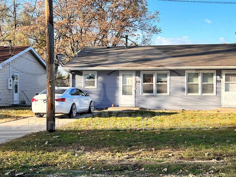 916 E Railroad Ave, Des Moines, IA 50309 Condo for Rent in Des Moines