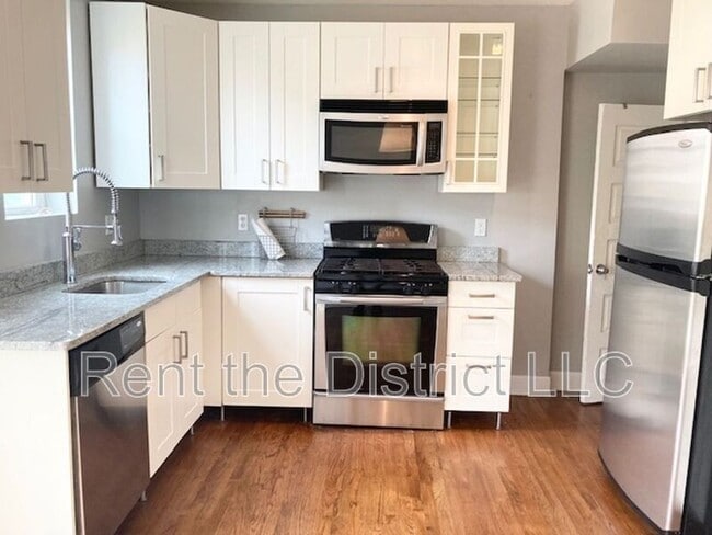 Foto del edificio - 624 Orleans Pl NE