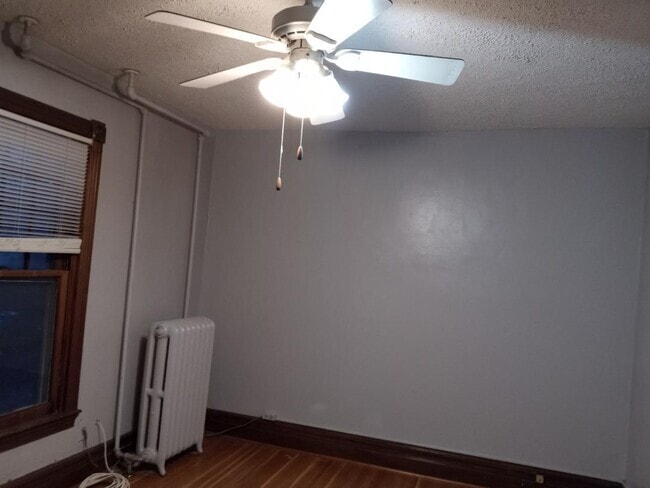 Building Photo - 404 Birr St