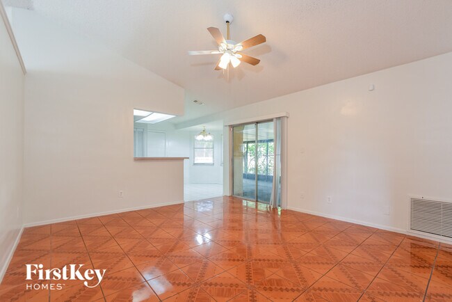 Building Photo - 5931 Shore Breeze Ln