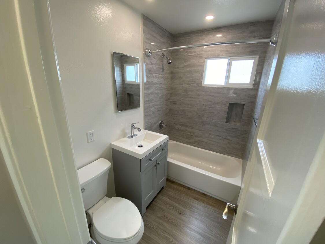 Bathroom - 14320 Condon Ave