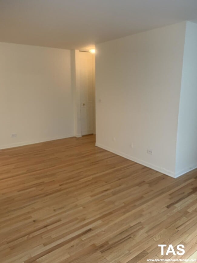 Foto del edificio - 540 W Roscoe St