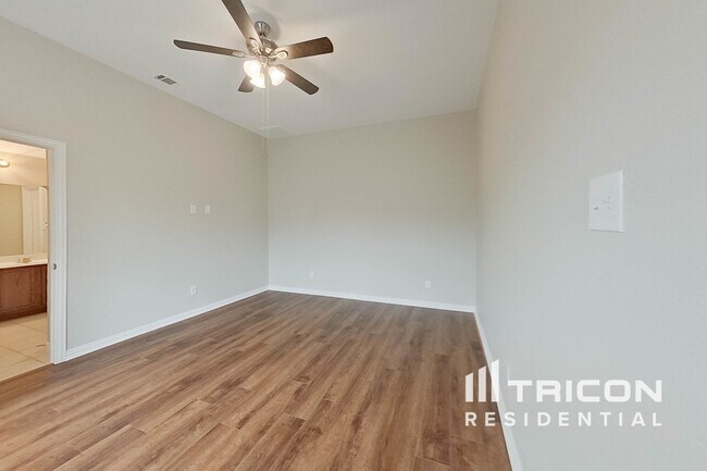 Foto del edificio - 6332 Spring Ranch Dr