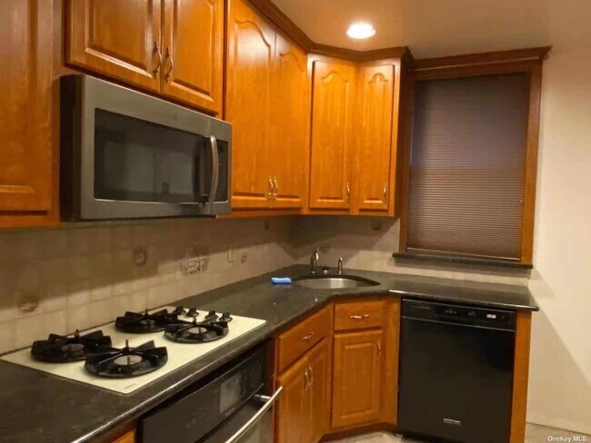 Foto del edificio - 33-65-65 168th St