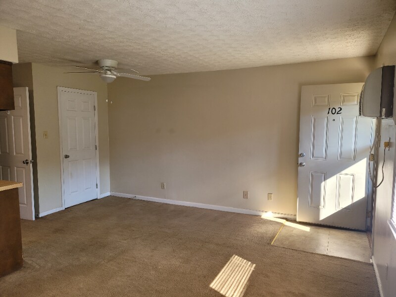 Foto principal - 1310 Louisville Rd