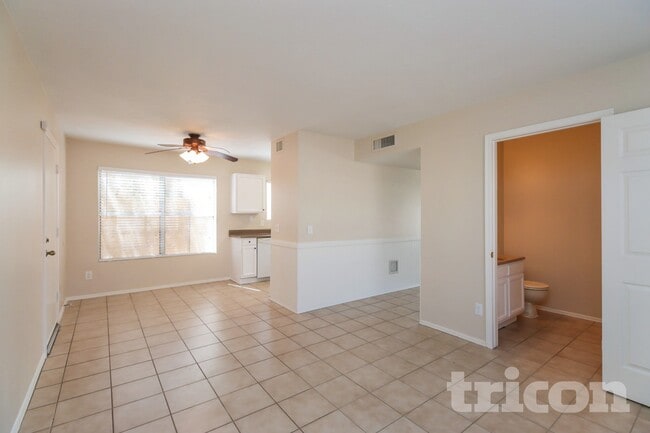 Building Photo - 1406 E Kerry Ln