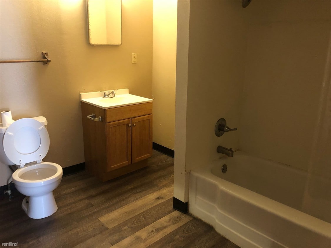 Building Photo - 2 br, 1 bath 4plex - 607 W Rusk St D