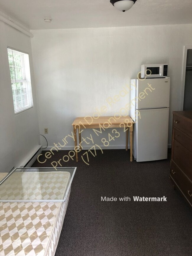 Building Photo - 1 Bedroom Efficiency Apartment All Utilities Included