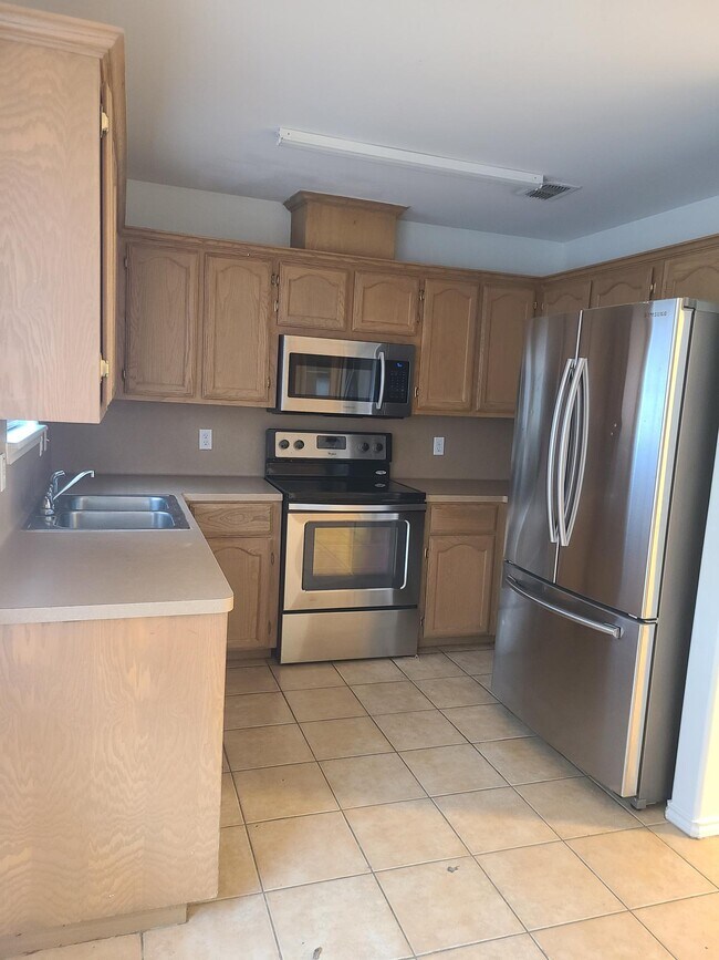 Building Photo - 709 La Mancha Dr