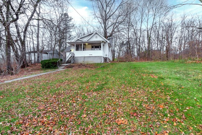 Foto del edificio - 679 Euclid Ave