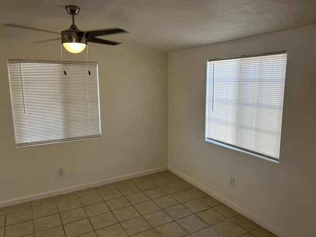Building Photo - DESERT VIEW!  Move In Ready
