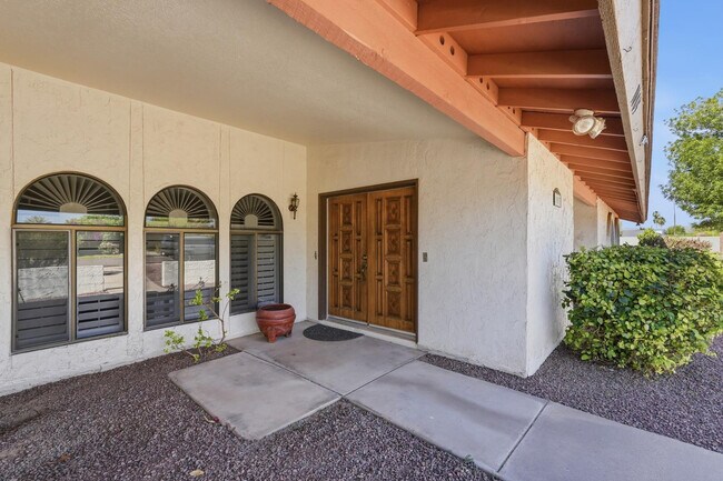 Foto del edificio - 1003 E Calle Monte Vista