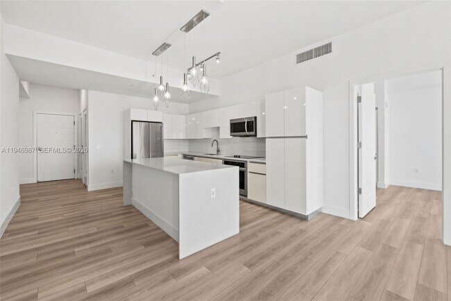 Foto del edificio - 101 Diplomat Pkwy