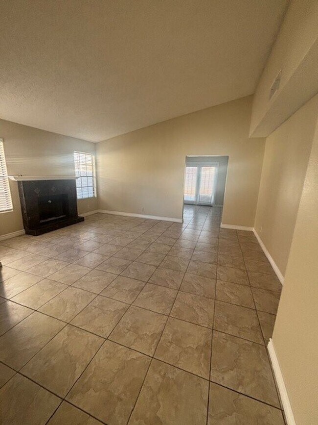 Building Photo - Rancho Las Palmas