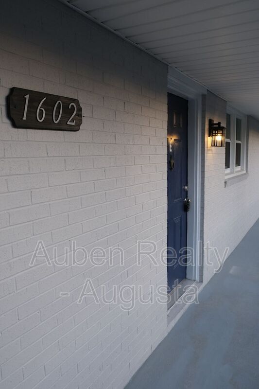 Foto del edificio - 1602 Johns Rd