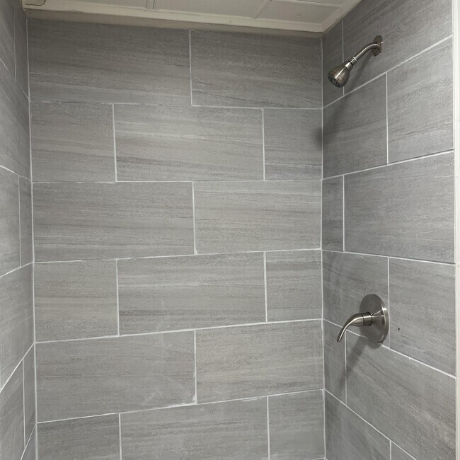 Foto del edificio - 529 Ann Ave