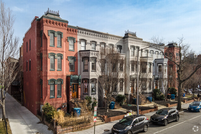 Building Photo - 6 Historic Townhomes