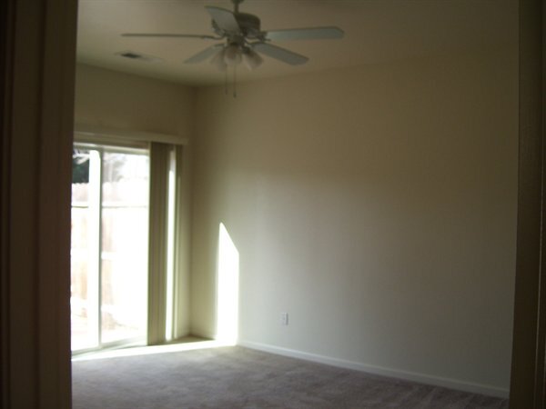 Foto del edificio - 9312 Larkin Rd