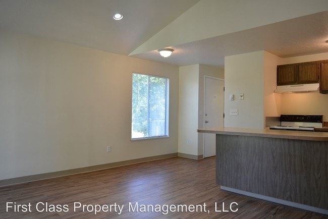 Building Photo - 4114 SE Pardee St