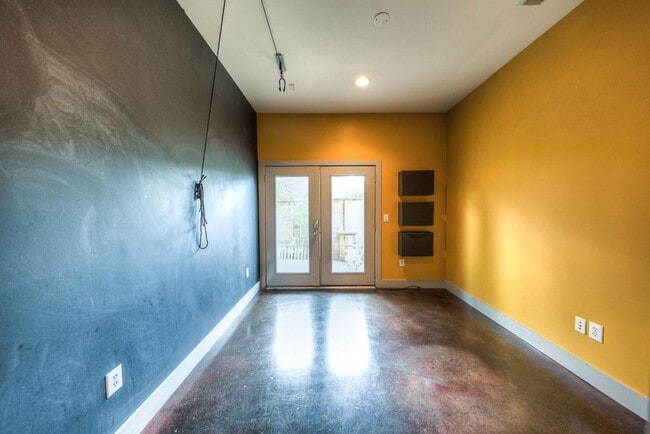 Building Photo - 2310 Union St