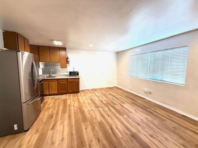 Building Photo - 3421