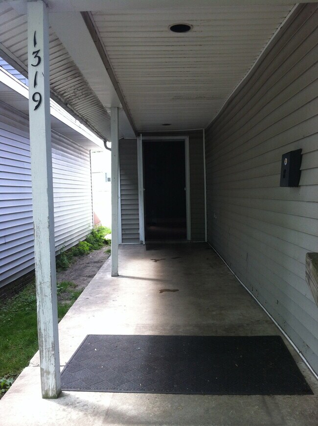 Foto del edificio - Gorgeous single family 3bed/1bath home near downtown Lafayette