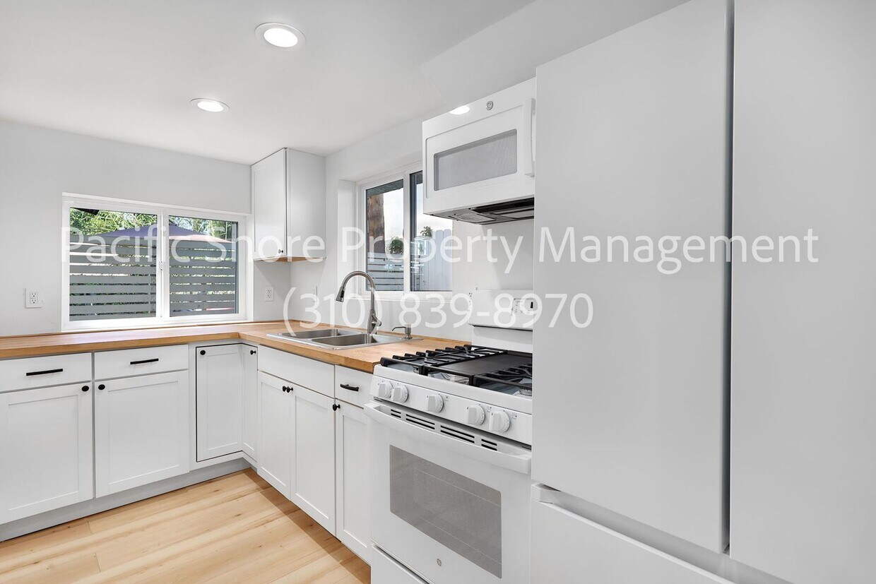 2326 Carmona Ave Unit 2328 1/4, Los Angeles, CA 90016 Room for Rent