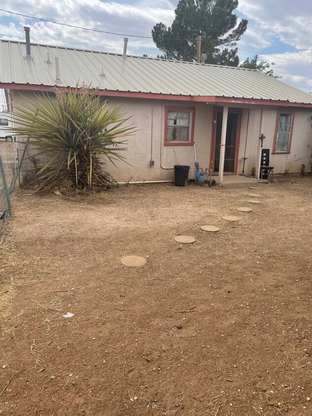 Primary Photo - 1307 E Gallego Ave