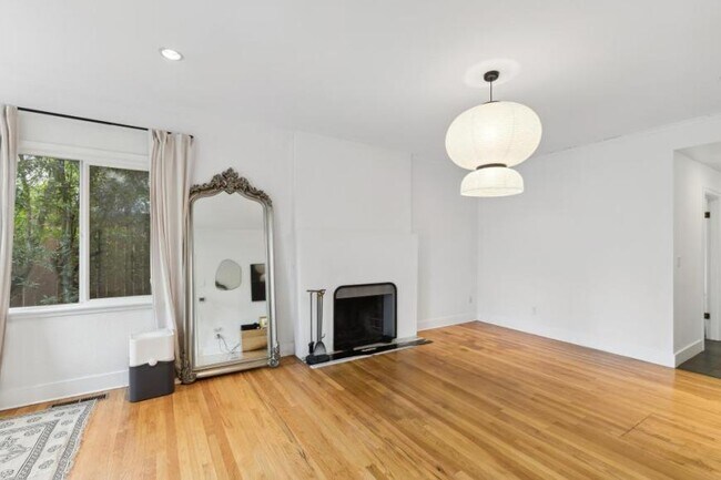 Foto del edificio - 2 bedroom in Seattle WA 98106