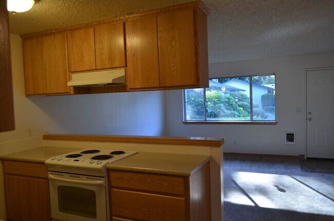 Foto del edificio - OPEN KITCHEN, GREAT LOCATION