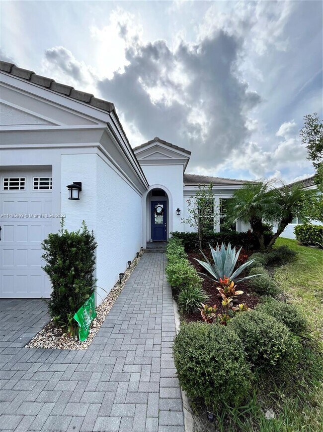 Building Photo - 16040 Rain Lilly Way