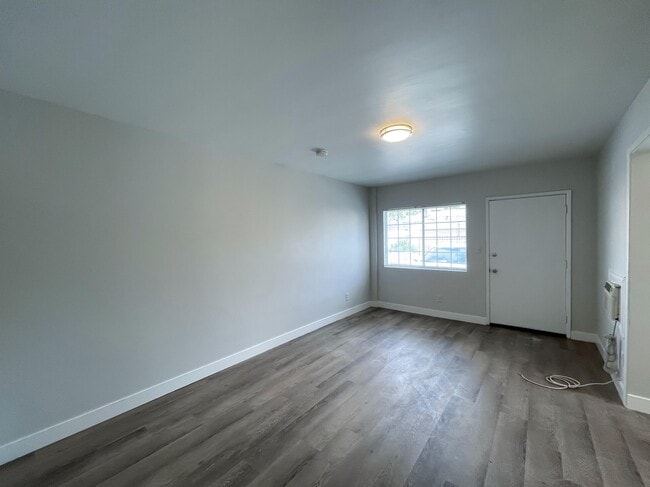 Building Photo - 9420 Las Tunas Dr