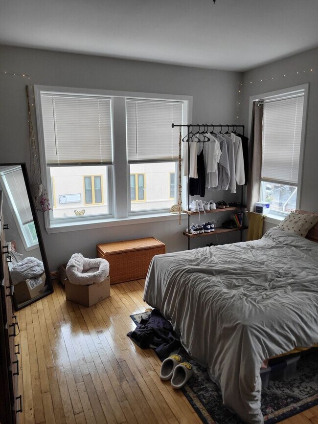 Foto del edificio - Awesome three bedroom apartment in Allston