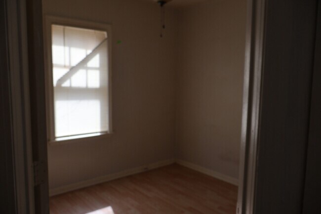 Foto del edificio - 2572-76 Van Buren Pl