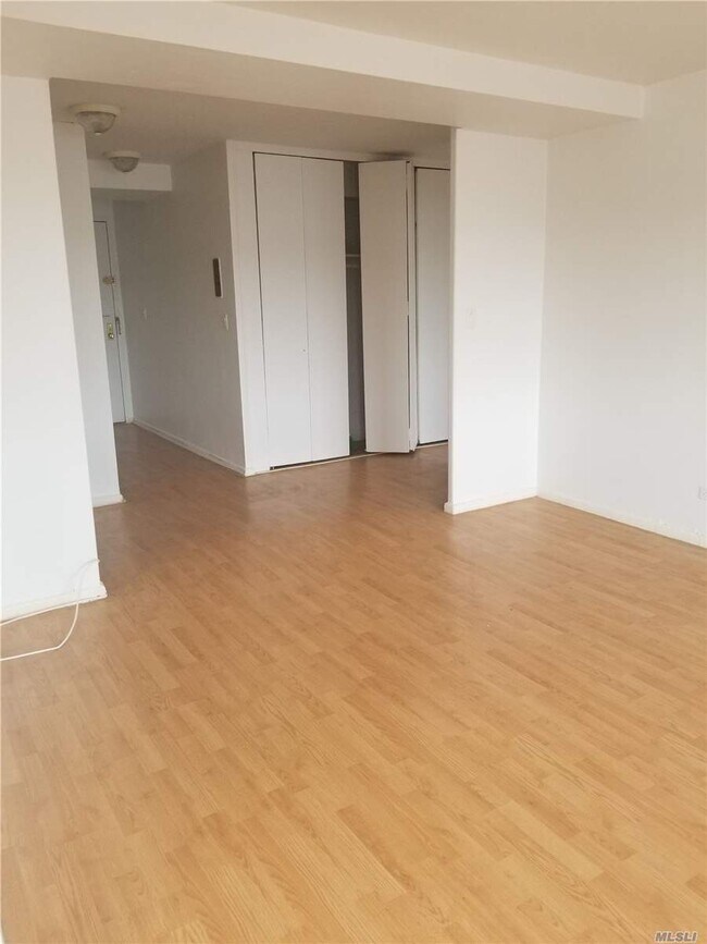 Foto del edificio - 83-60 118th St