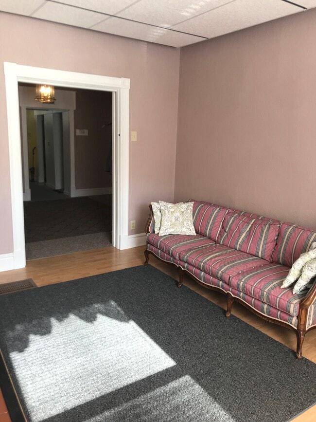 Building Photo - 4545 Oakland Ave