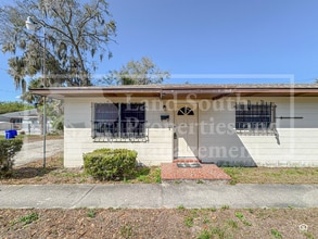 Building Photo - 322 Ariana St