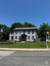 Building Photo - 3 E Pattagansett Rd