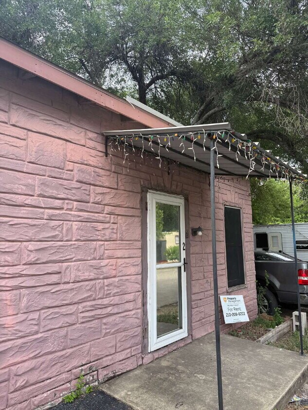Foto principal - Super Affordable One Bedroom Close to i10 ...
